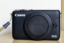 Canon m10 a.jpg