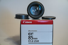 Canon EF 85mm f-1.8 USM_-2.jpg