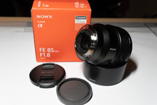 Sony FE 85 mm F1.8 E-mount 02.JPG