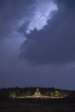 Blitze über Niederwalddenkmal.jpg