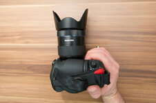 NX1 - Clutch Handschlaufe + Carry Speed F1 Kameraplatte-0002.jpg