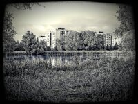 comp_06 Plattenbau am See HDR sw.jpg