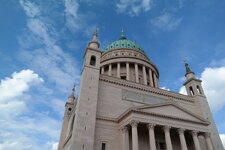 Nikolaikirche Außenansicht.JPG