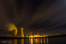 Atomkraftwerk Nachts Crop-0664.jpg