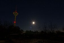 15mm F8 Raw Turm Mond.jpg