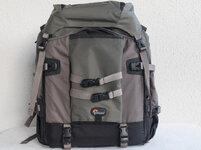 Lowepro_Trekker_300_AW_1.jpg