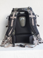 Lowepro_Trekker_300_AW_2.jpg