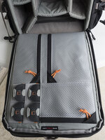 Lowepro_Trekkert_300_AW_4.jpg