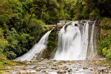Aniwaniwa Falls.jpg