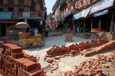 Bhaktapur Straßenbaustelle 2.jpg