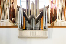 20180930_Bonn271c_Namen-Jesu-Kirche-forum.jpg