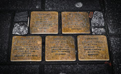 Stolpersteineklein.jpg