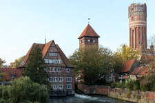 20181016_Lueneburg_045c_Ratsmuehle-Ratswasserkunst-Wasserturm-Forum.jpg