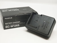 Fuji_BC-W126S_Charger.jpg