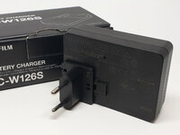 Fuji_BC-W126S_Charger2.jpg