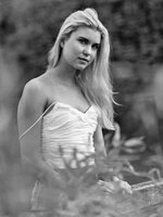 isabel_analog_natural_light_blonde_nature_20190425-16.jpg