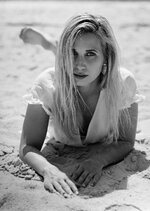 evelyn_schiederweiher_blonde_mountains_water_beach_analog_hp5-5-Bearbeitet.jpg