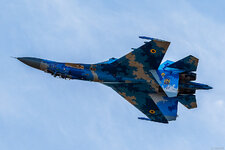 39 blue Su-27 -Flanker- 831 BrTA-1.jpg