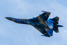 39 blue Su-27 -Flanker- 831 BrTA-3.jpg