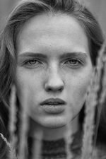 anastasiya-_warsaw_natural_light_redhair_freckles_20191003-16.jpg