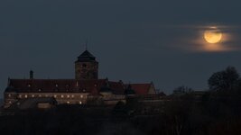 Festung & Mond.jpg