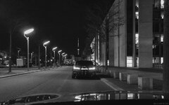 otto-von-bismarck-allee_nacht.jpg