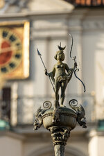 20201108_LG_6D2_272c_Luna-Brunnen_Rathaus-forum.jpg