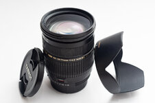Objektiv_Tamron_28-75mm_F2.8_4.jpg