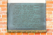 20210220_LG_5D4_013c_Am-Neuen-Felde_Juedischer-Friedhof_Gedenktafel-forum.jpg