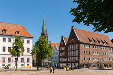 20210530_LG_5D4_069c_Marktplatz_Bardowicker-Strasse_An-den-Brodbaenken-forum.jpg