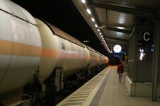 Ostbahnhof nachts 3.JPG
