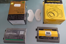 D850 Batteriegriff und Akkus-7510-28. Mai 2022.jpg