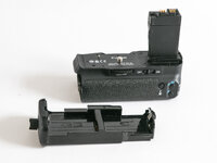 Canon Batteriegriff BG-E8_4.jpg