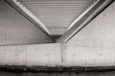 Underneath Erasmusbrug.jpg Underneath Erasmusbrug.jpg