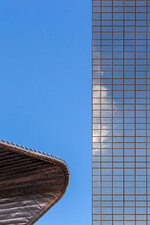 Rotterdam Centraal Roof and Delftse Poort.jpg Rotterdam Centraal Roof and Delftse Poort.jpg