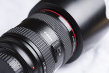 Canon EF 100-2.8 IS USM-2.jpg