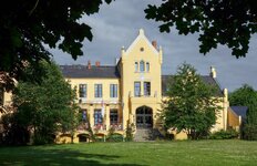 DSC08159 Schloß Poggelow 2016 1920.jpg