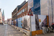 20250323_LG_5D41_046c_Grapengiesserstrasse-IHK-Baustellenzaun-dslr.jpg