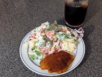 PXL_20250502 Schnitzel Salat Cola 05-2025.jpg
