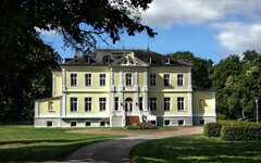 DSC01442 Schloß Schmuggerow 1920.jpg