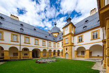 2025-08-24 13-02-26 Schloss Seehof.jpg