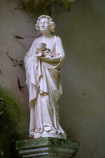 2025-10-12 16-50-05 Figuren an der Hubertuskapelle.jpg