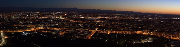 München_Olympiaturm_Südblick_Panorama.jpg München_Olympiaturm_Südblick_Panorama.jpg