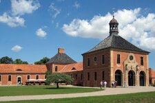 IMG_1509 Schloß Bothmer 2015 1920.jpg IMG_1509 Schloß Bothmer 2015 1920.jpg