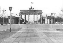 1982 Brandenburger Tor_klein.jpg