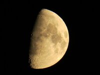 Mond_rötlich_100x.jpg