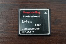 750B2083.jpg