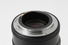 Canon EF 100mm f2.8L (3).JPG