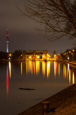 MA Neckarkanal Schleuse mit Fernsehturm.jpg