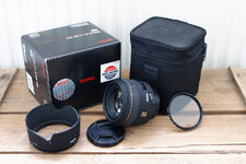 Objektiv - Sigma 30mm 1 1.4 - Set.jpg